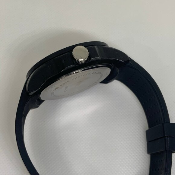 Unlisted men wrist watch quartz analog 50mm case size white indices running - Picture 5 of 7